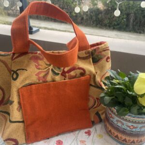 Sac à main orangé doublé